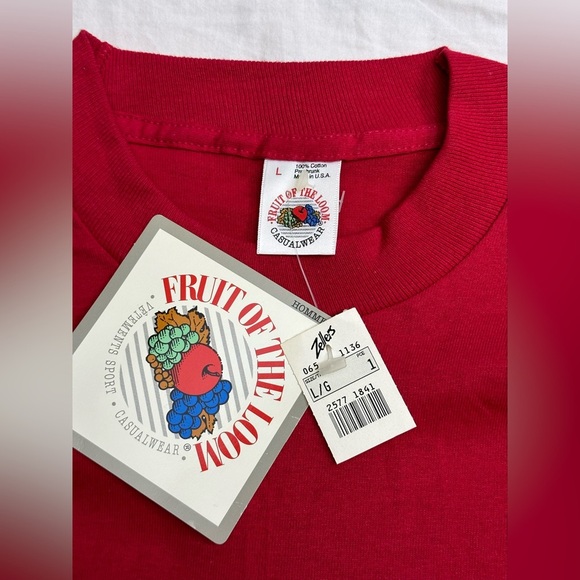 Vintage Fruit of the Loom Blank Tee - Picture 3 of 3